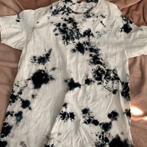 White and dark blue tie dye t- shirt